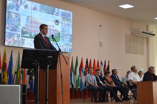 ТОРЖЕСТВЕННОЕ СОБРАНИЕ ПЕРВОКУРСНИКОВ