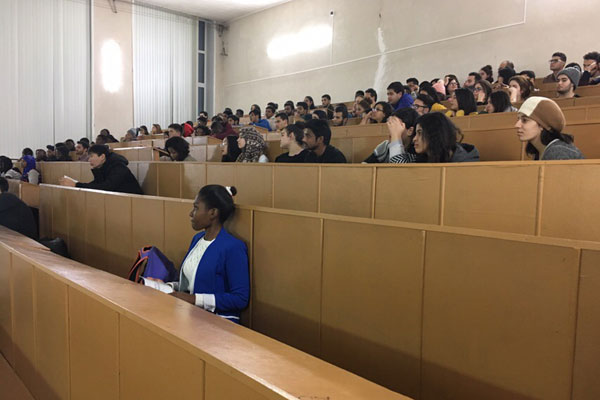 ADMINISTRATION DE L’UNIVERSITE A ORGANISE LA REUNION AVEC LES ETUDIANTS DE LA PREMIERE ANNEE