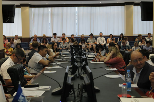 DISCUSSION DES PROBLEMES DE LA MIGRATION A MOSCOU 