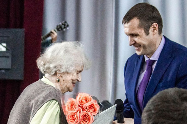 ВСТРЕЧА СТУДЕНТОВ С ОСНОВАТЕЛЕМ КАФЕДРЫ ЭПИДЕМИОЛОГИИ ВЕРОЙ АЛЕКСАНДРОВНОЙ БЫКОВОЙ