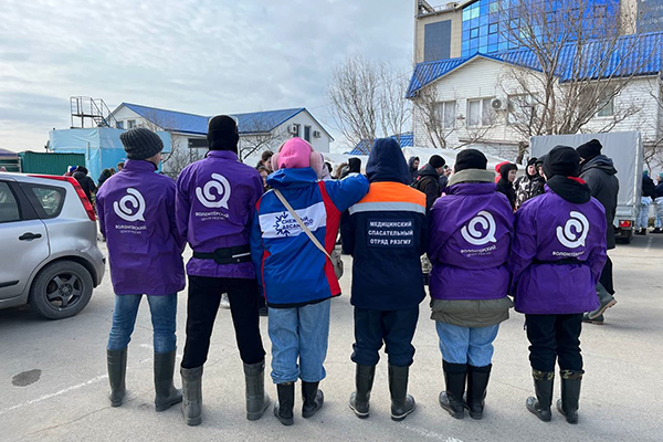 ДОБРОВОЛЬЦЫ РЯЗГМУ ПРОДОЛЖАЮТ ОЧИЩАТЬ ЧЁРНОЕ МОРЕ ОТ МАЗУТА