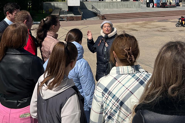 ПАМЯТЬ, ЖИВУЩАЯ В СЕРДЦАХ: В РЯЗГМУ ПРОВЕЛИ ЭКСКУРСИЮ КО ДНЮ ПОБЕДЫ