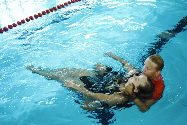 В «АКВАМЕДЕ» ПРОШЕЛ ПОКАЗАТЕЛЬНЫЙ МАСТЕР-КЛАСС ПО ОТРАБОТКЕ НАВЫКОВ СПАСЕНИЯ ЛЮДЕЙ НА ВОДЕ