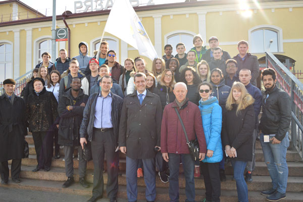 Спортсмены РязГМУ отправились в Воронеж на игры II этапа Фестиваля «Физическая культура и спорт – вторая профессия врача» 