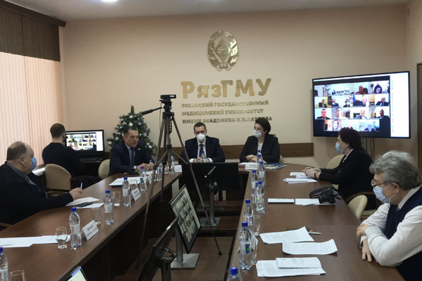 РЕАЛИЗАЦИЮ ПРАВА НА ОБРАЗОВАНИЕ И ДИСТАНЦИОННОЕ ОБУЧЕНИЕ ОБСУДИЛИ В РЯЗГМУ