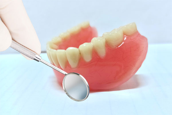 В РЯЗГМУ РАЗРАБОТАЛИ СТОМАТОЛОГИЧЕСКИЙ ПРОТЕЗ, КОТОРЫЙ ИСПОЛЬЗУЮТ ПАЦИЕНТЫ СРАЗУ ПОСЛЕ УДАЛЕНИЯ ЗУБОВ