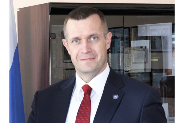 ПОЗДРАВЛЕНИЕ РЕКТОРА РЯЗГМУ ПРОФЕССОРА РОМАНА КАЛИНИНА