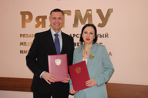 ПОДПИСАНО СОГЛАШЕНИЕ О СОТРУДНИЧЕСТВЕ МЕЖДУ РЯЗГМУ И ШКОЛОЙ №18