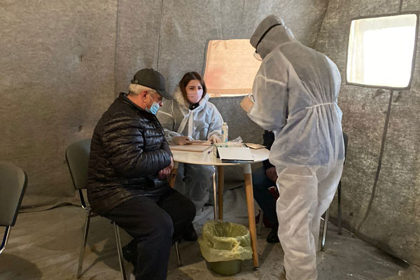 СТУДЕНТЫ РЯЗГМУ УСИЛИЛИ РАБОТУ МОБИЛЬНЫХ ПУНКТОВ ТЕСТИРОВАНИЯ НА COVID-19