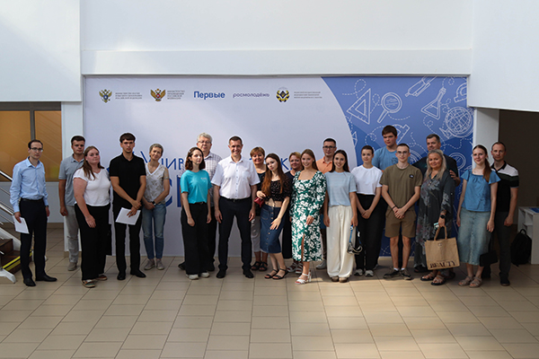 ЗАКАЗЧИКИ СВОЕЙ ПРОФЕССИИ: ПОДПИСАНЫ ЦЕЛЕВЫЕ ДОГОВОРЫ С РЯЗГМУ