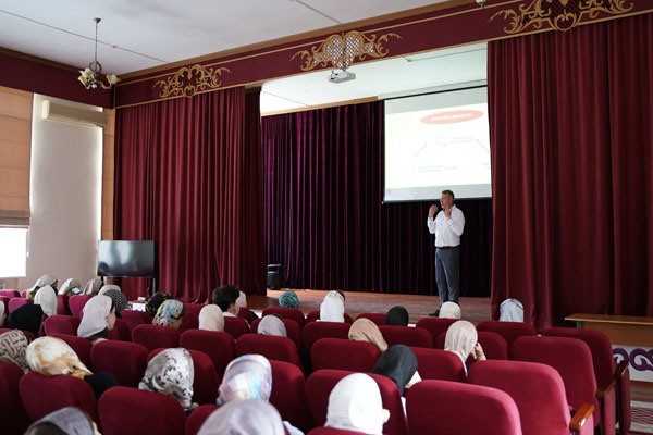 ПРЕПОДАВАТЕЛЬ РЯЗГМУ ВЫСТУПИЛ НА МЕРОПРИЯТИИ «УМНЫЕ НЕДЕЛИ» В ГРОЗНОМ