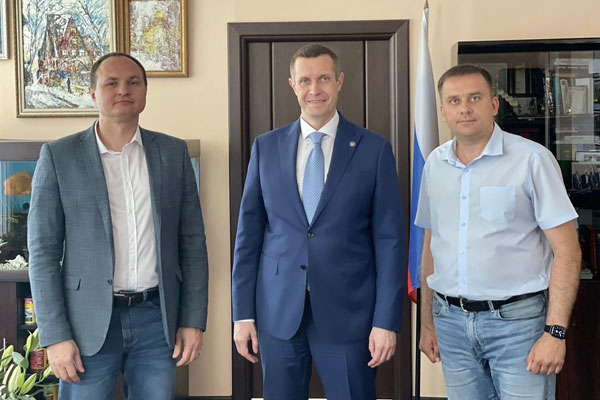 УКРЕПЛЯЯ СОТРУДНИЧЕСТВО