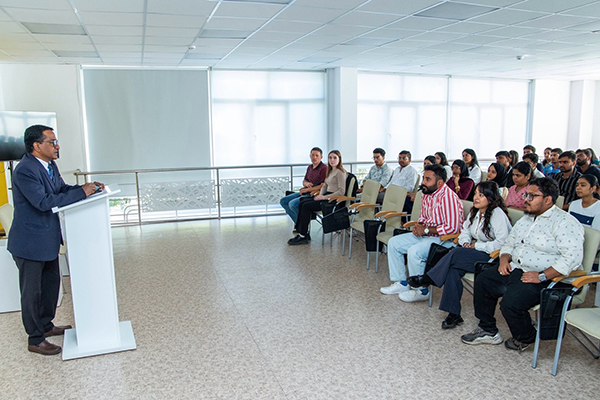 LE MINISTRE DE L'ÉDUCATION DE L'AMBASSADE DE L'INDE A VISITÉ RYAZSMU
