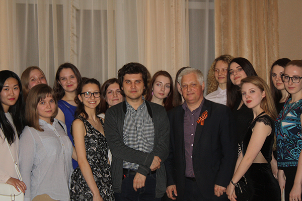 СТУДЕНТЫ РЯЗГМУ ПОСЕТИЛИ КОНЦЕРТ ВИОЛОНЧЕЛИСТА АЛЕКСАНДРА БУЗЛОВА