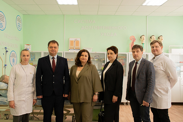 КАФЕДРУ СЕСТРИНСКОГО ДЕЛА РЯЗГМУ ПОСЕТИЛА ГЛАВНЫЙ ВНЕШТАТНЫЙ СПЕЦИАЛИСТ ПО УПРАВЛЕНИЮ СЕСТРИНСКОЙ ДЕЯТЕЛЬНОСТЬЮ МИНИСТЕРСТВА ЗДРАВООХРАНЕНИЯ РОССИЙСКОЙ ФЕДЕРАЦИИ ЯНА ГАБОЯН