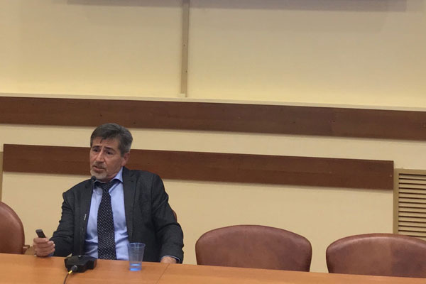 «КАК ПЕРЕЖИТЬ СОСЕДЕЙ»