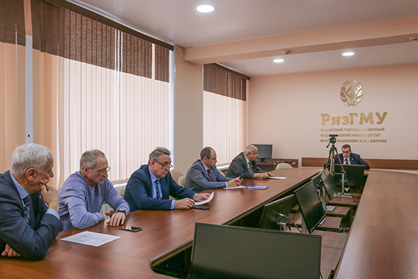 ЗАСЕДАНИЯ РЯЗАНСКОГО ОТДЕЛЕНИЯ РОССИЙСКОГО ОБЩЕСТВА ХИРУРГОВ НА 2024 ГОД: ПЛАН РАБОТЫ И ВОЗМОЖНОСТЬ ОНЛАЙН-ПРИСУТСТВИЯ