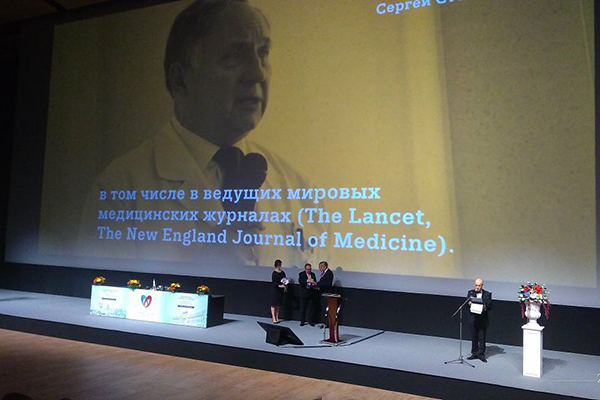 Профессор РязГМУ удостоен награды «Почетный кардиолог России»