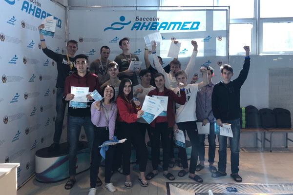 СОРЕВНОВАНИЯ ПО ПЛАВАНИЮ СРЕДИ УЧАЩИХСЯ МЕДИЦИНСКИХ КЛАССОВ И ПОДГОТОВИТЕЛЬНЫХ КУРСОВ 