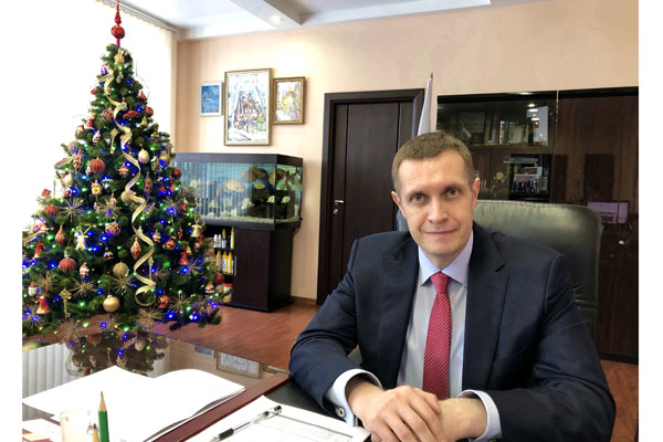 ПОЗДРАВЛЕНИЕ РЕКТОРА УНИВЕРСИТЕТА, ПРОФЕССОРА РОМАНА ЕВГЕНЬЕВИЧА КАЛИНИНА С НОВЫМ ГОДОМ