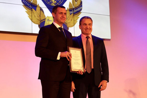 ПОЗДРАВЛЕНИЯ ОТ ГУБЕРНАТОРА, ВРУЧЕНИЕ ПРЕМИИ ПРИЗНАНИЕ, ВЫСТАВКА НАУЧНЫХ ДОСТИЖЕНИЙ, НАГРАДЫ СОТРУДНИКАМ И ЯРКИЙ КОНЦЕРТ ОТ ЛУЧШИХ СТУДЕНТОВ И ВЫПУСКНИКОВ - РЯЗАНСКИЙ ГОСУДАРСТВЕННЫЙ МЕДИЦИНСКИЙ УНИВЕРСИТЕТ ОТМЕТИЛ 75-ЛЕТНИЙ ЮБИЛЕЙ