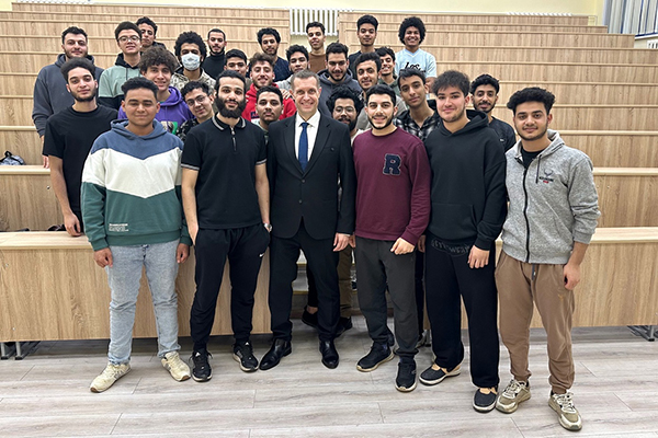 The rector held a meeting with students from Egypt