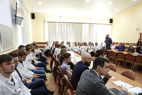 В РЯЗГМУ ОТКРЫЛАСЬ ВСЕРОССИЙСКАЯ КОНФЕРЕНЦИЯ СТУДЕНТОВ И МОЛОДЫХ УЧЁНЫХ С МЕЖДУНАРОДНЫМ УЧАСТИЕМ «ЕСТЕСТВЕННОНАУЧНЫЕ ОСНОВЫ МЕДИКО-БИОЛОГИЧЕСКИХ ЗНАНИЙ»