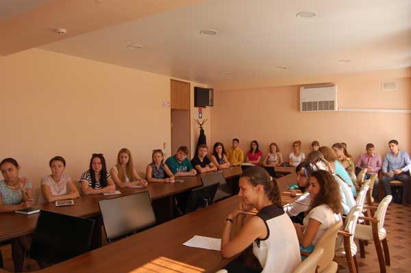 ВСТРЕЧА РЕКТОРА СО СТУДЕНТАМИ