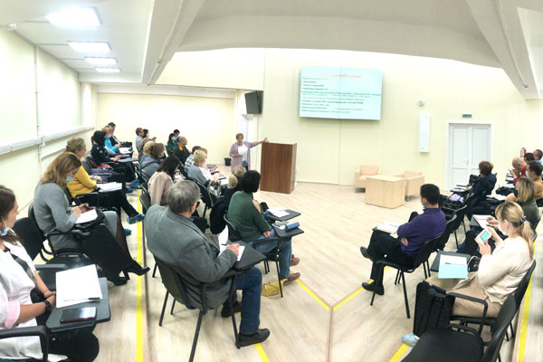 ВРАЧИ ИЗ ШЕСТИ ОБЛАСТЕЙ ОБУЧАЮТСЯ В РЯЗГМУ