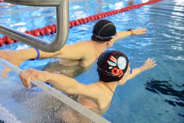 ПЛАВАНИЕ В МЕДИЦИНСКОМ СМЫСЛЕ ПОЛЕЗНО АБСОЛЮТНО ВСЕМ