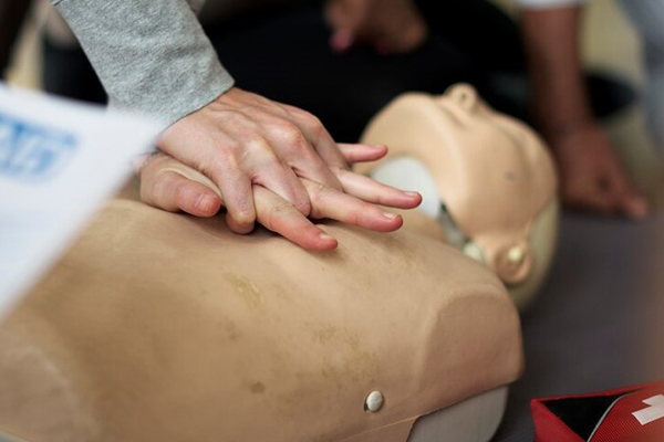 РЯЗГМУ ПРОДОЛЖАЕТ ОБУЧАТЬ НАВЫКАМ ПЕРВОЙ ПОМОЩИ