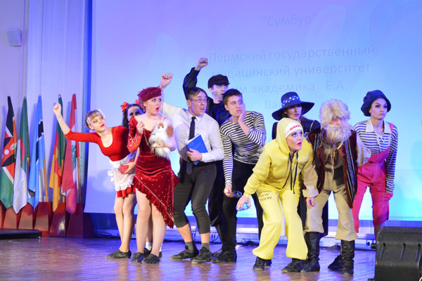 ВТОРОЙ ДЕНЬ XII ВСЕРОССИЙСКОГО ФЕСТИВАЛЯ ИСКУССТВ СТУДЕНТОВ-МЕДИКОВ И МЕДИЦИНСКИХ РАБОТНИКОВ