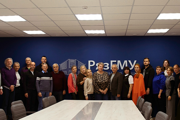 В РЯЗГМУ ОБСУДИЛИ ПЛАВАНИЕ КАК КОМПОНЕНТ ЗДОРОВОГО ОБРАЗА ЖИЗНИ