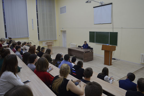 ВСТРЕЧА РЕКТОРА СО СТУДЕНТАМИ