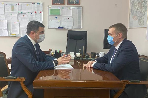 РЕКТОР РЯЗАНСКОГО МЕДИЦИНСКОГО УНИВЕРСИТЕТА РОМАН КАЛИНИН И МИНИСТР ЗДРАВООХРАНЕНИЯ ТУЛЬСКОЙ ОБЛАСТИ АЛЕКСЕЙ ЭРК ОБСУДИЛИ НАПРАВЛЕНИЯ СОТРУДНИЧЕСТВА