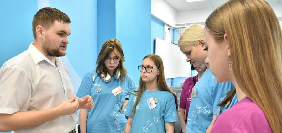 ПРЕПОДАВАТЕЛИ РЯЗГМУ ПРОВЕЛИ ПРОФОРИЕНТАЦИОННУЮ ВСТРЕЧУ С ОДАРЕННЫМИ ШКОЛЬНИКАМИ В ЦЕНТРЕ «СОЗВЕЗДИЕ»