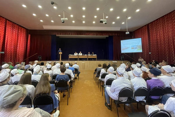 ЕФРЕМОВСКИЙ МЕДКОЛЛЕДЖ ОТМЕТИЛ 45-ЛЕТИЕ