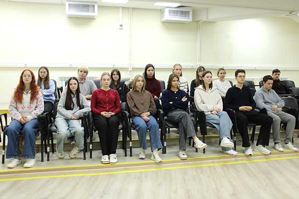 В РЯЗГМУ ШКОЛЬНИКИ ПОЛУЧИЛИ ДОКУМЕНТЫ ОБ ОКОНЧАНИИ МЕДКЛАССОВ