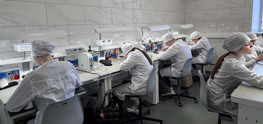 ПОДГОТОВКА ЗУБНЫХ ТЕХНИКОВ В РЯЗГМУ ВЕДЁТСЯ НА ОБОРУДОВАНИИ НОВОГО ПОКОЛЕНИЯ