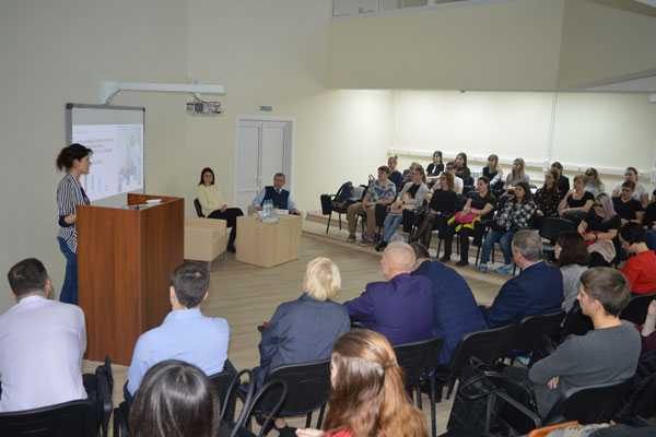 СТУДЕНТЫ ВСТРЕТИЛИСЬ С ПРЕДСТАВИТЕЛЯМИ «ПЭТ-ТЕХНОЛОДЖИ»