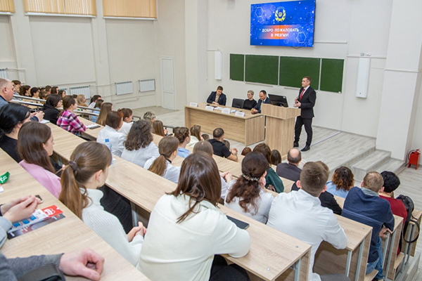 В 2025 ГОДУ ВОЛОНТЁРСТВО В МЕДУЧРЕЖДЕНИЯХ ДАЁТ 5 БАЛЛОВ К ЕГЭ