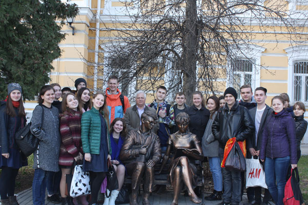 В ДЕНЬ КОСМОНАВТИКИ НАШИ СТУДЕНТЫ ПОСЕТИЛИ АСТРОНОМИЧЕСКУЮ ОБСЕРВАТОРИЮ